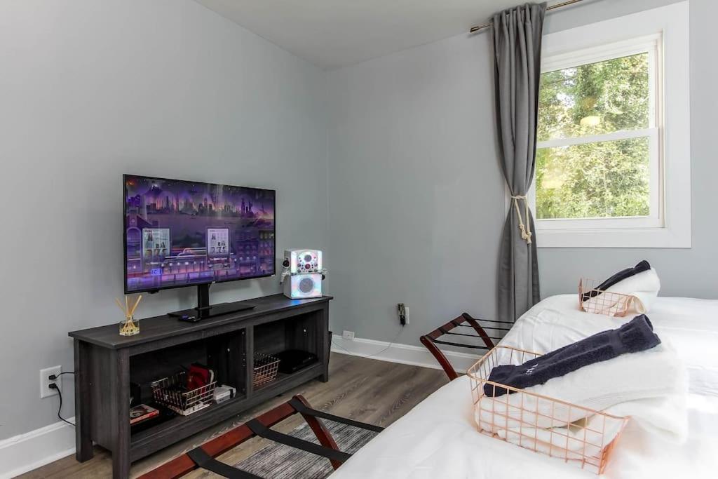 West End Bungalow Perfect To Work, Play, & Escape Atlanta Eksteriør billede