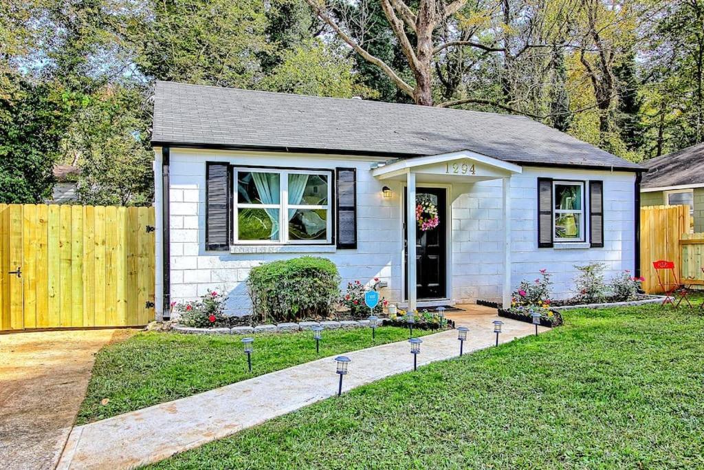 West End Bungalow Perfect To Work, Play, & Escape Atlanta Eksteriør billede