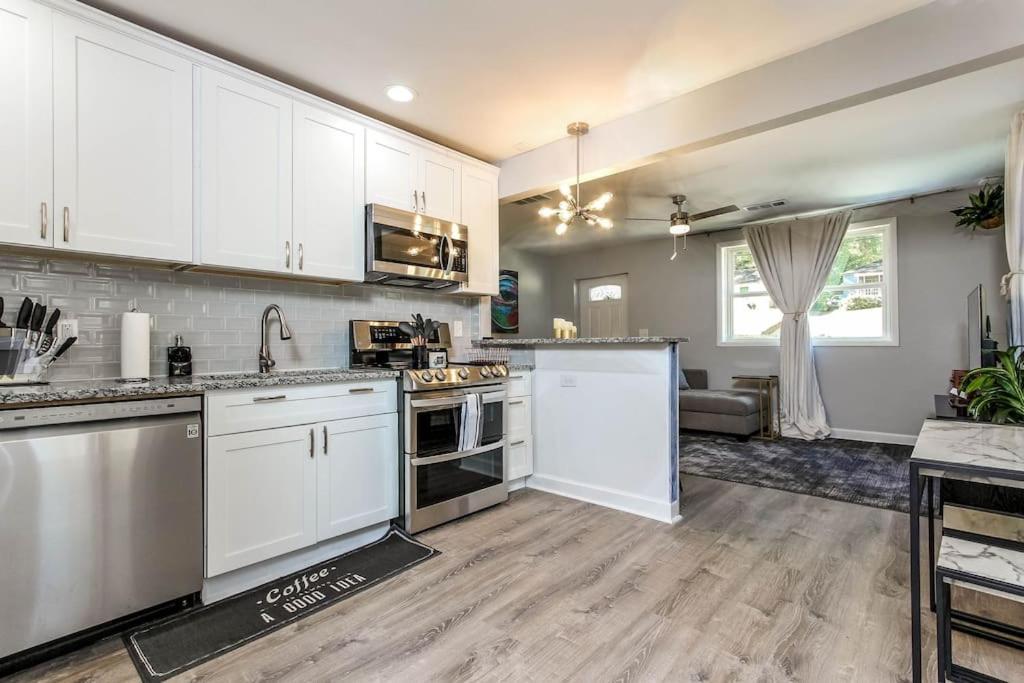 West End Bungalow Perfect To Work, Play, & Escape Atlanta Eksteriør billede
