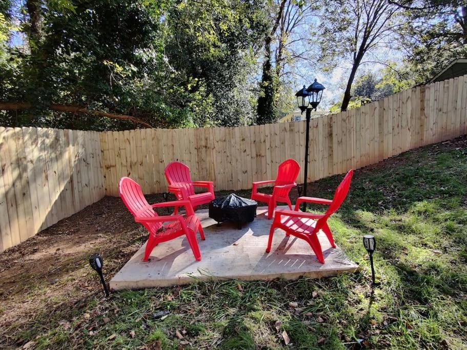 West End Bungalow Perfect To Work, Play, & Escape Atlanta Eksteriør billede