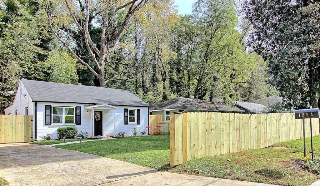 West End Bungalow Perfect To Work, Play, & Escape Atlanta Eksteriør billede
